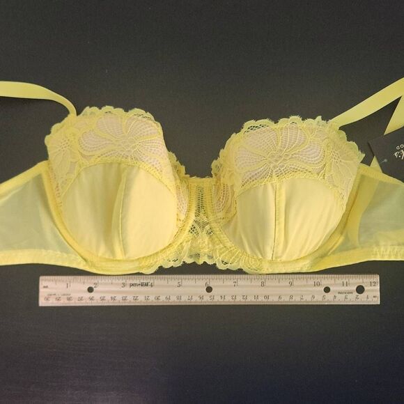 Frederick's of Hollywood Butter Yellow Balconette Bra Size 32D NWT Lingerie Show - Picture 14 of 14